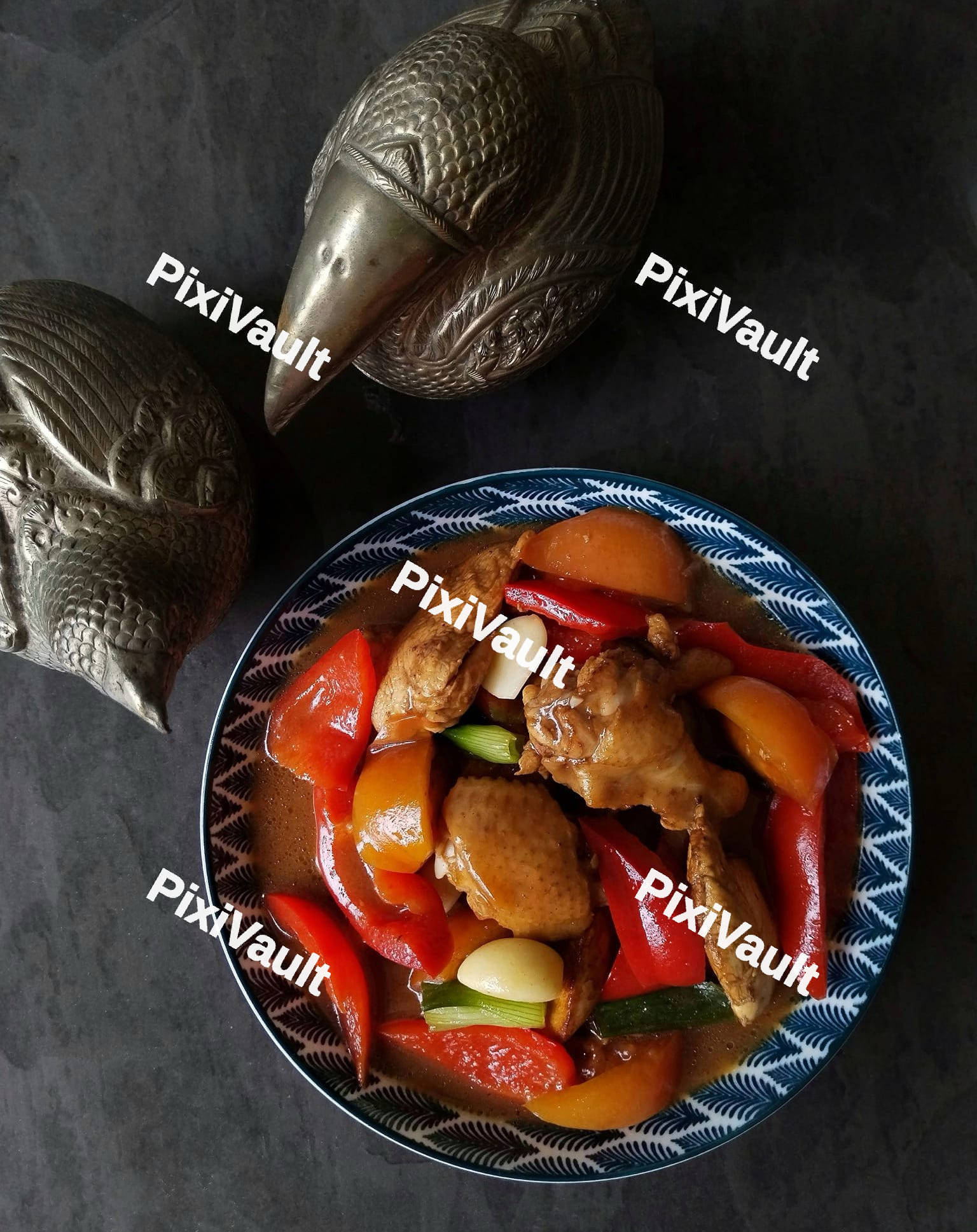 Chicken stewed in a bowl